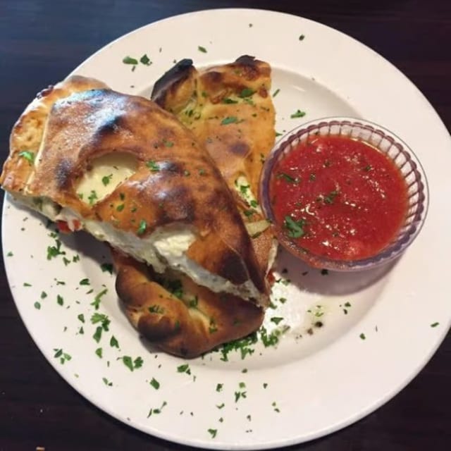 Classico Calzone.