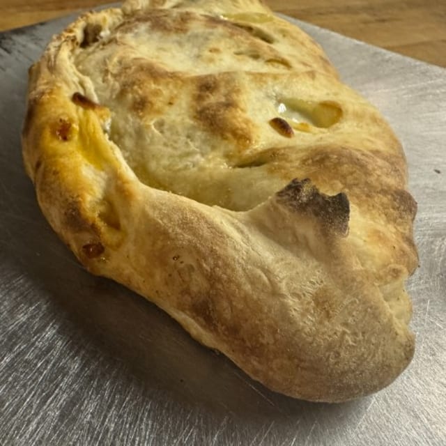Quattro Formaggio Calzone.